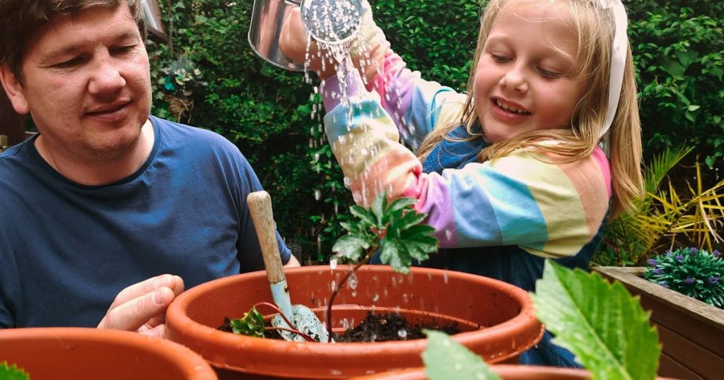 Jardín con niños: plantas seguras y actividades para arrimarlos